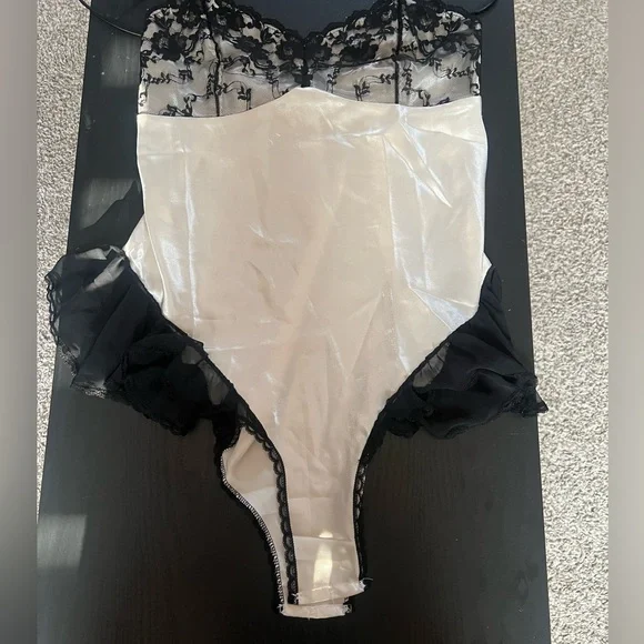 Vintage Val Mode lingerie white and black lace teddy M - Picture 5 of 7